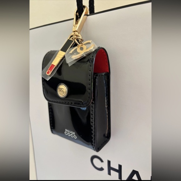 Black Patent Rouge Coco Pouch - Picture 2 of 10